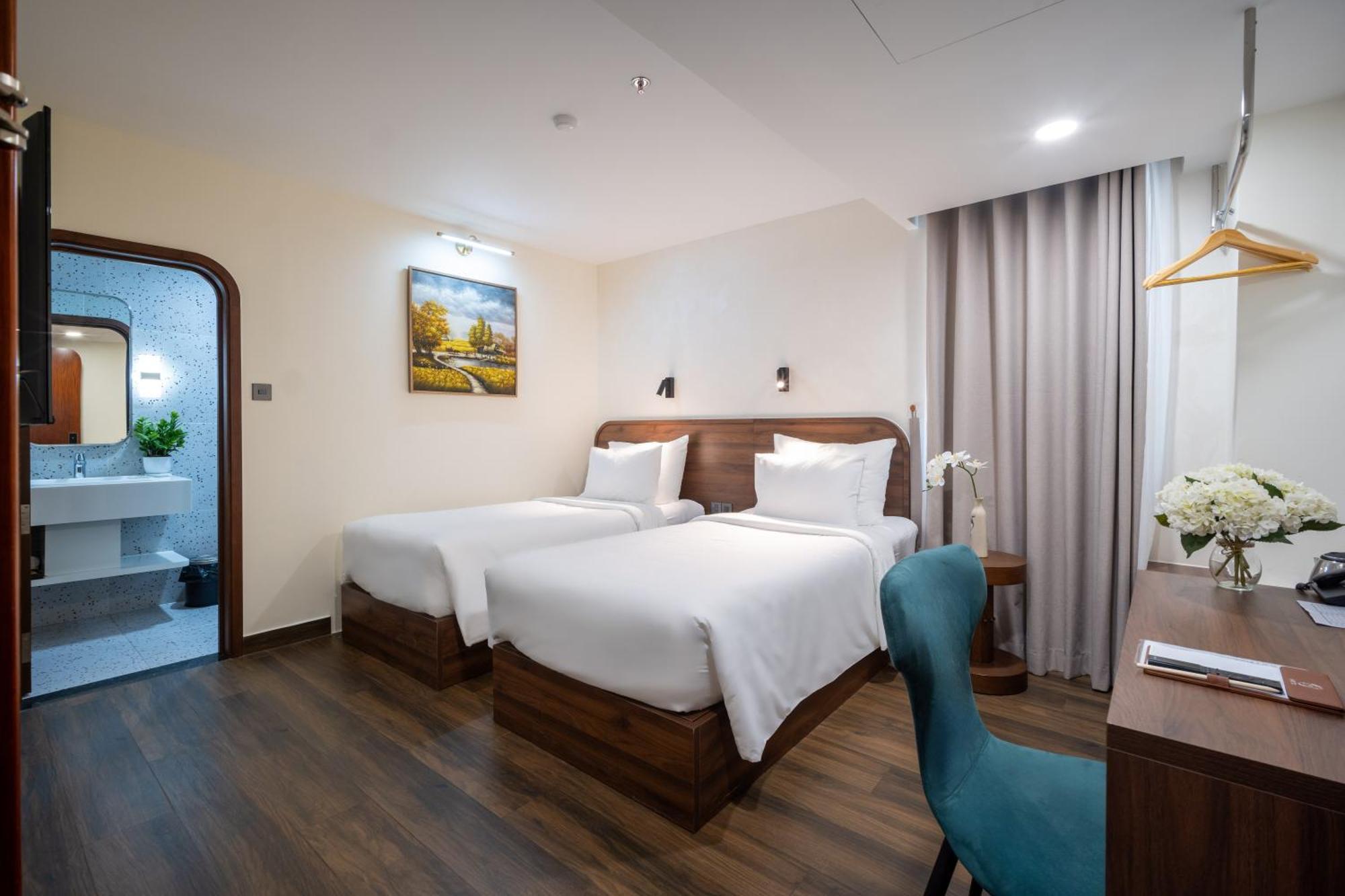 Hato Saigon Boutique Hotel & Rooftop Хошимин Екстериор снимка