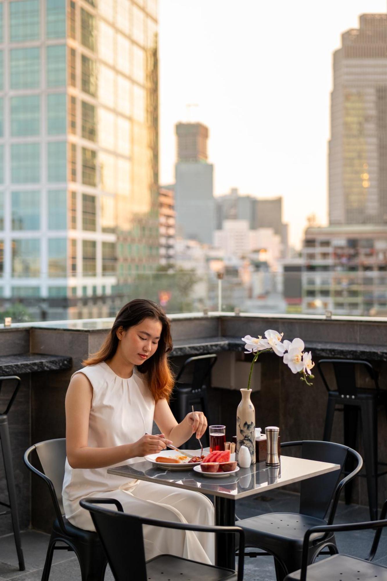 Hato Saigon Boutique Hotel & Rooftop Хошимин Екстериор снимка