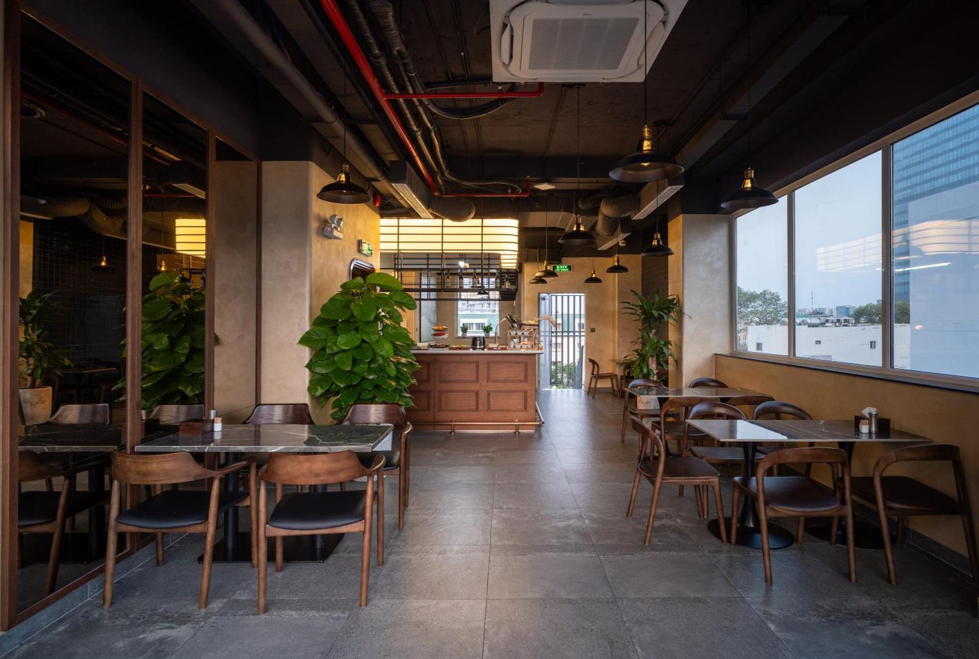 Hato Saigon Boutique Hotel & Rooftop Хошимин Екстериор снимка