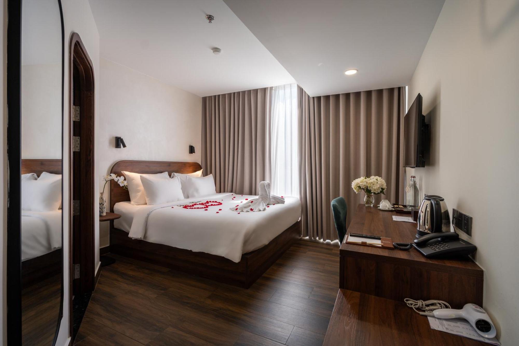 Hato Saigon Boutique Hotel & Rooftop Хошимин Екстериор снимка