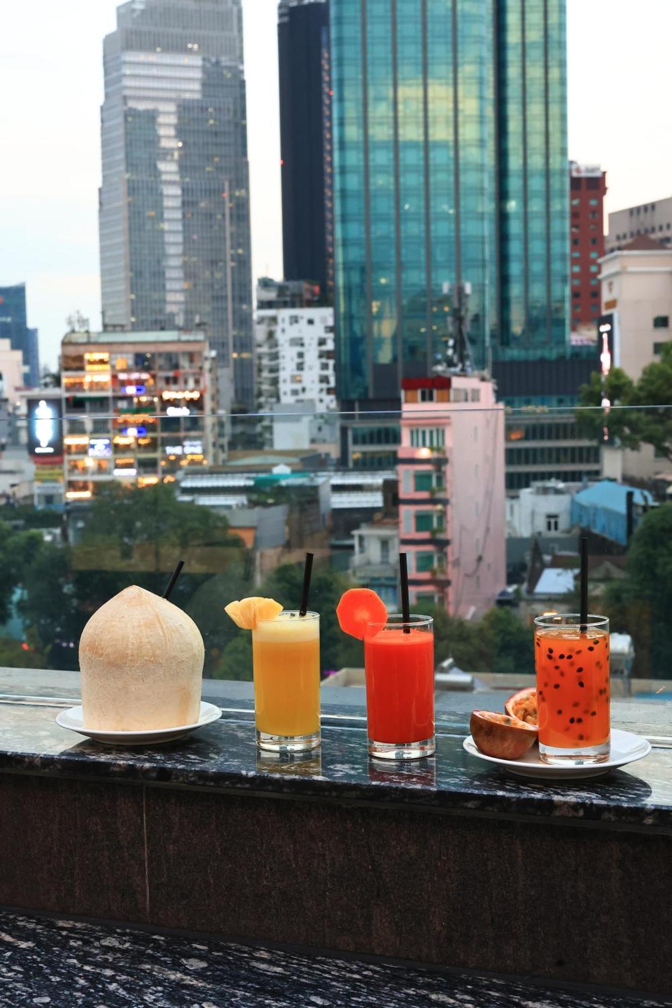 Hato Saigon Boutique Hotel & Rooftop Хошимин Екстериор снимка