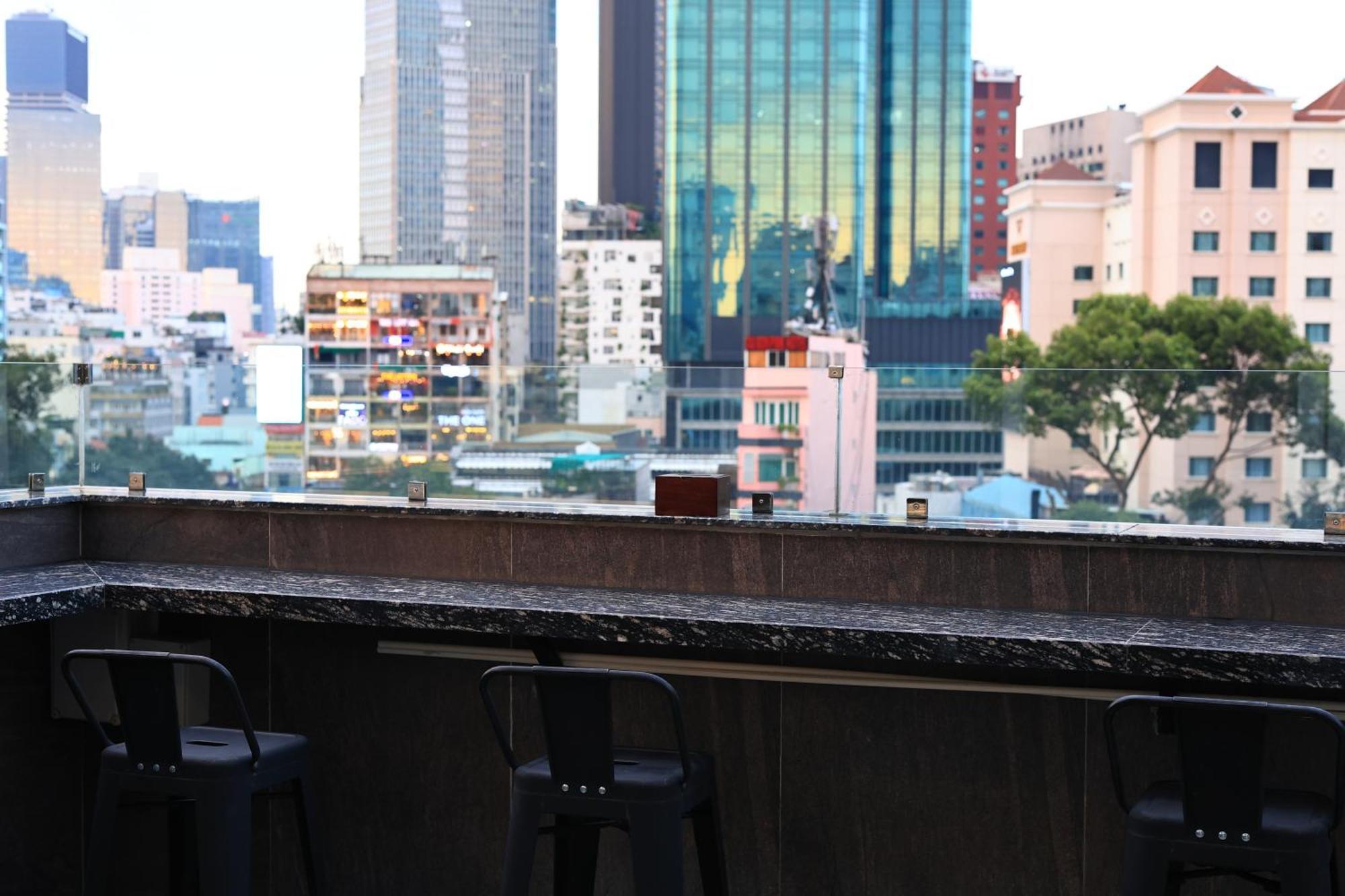 Hato Saigon Boutique Hotel & Rooftop Хошимин Екстериор снимка