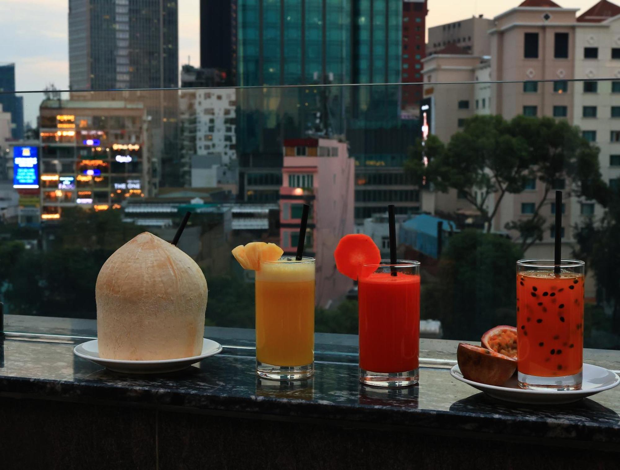 Hato Saigon Boutique Hotel & Rooftop Хошимин Екстериор снимка