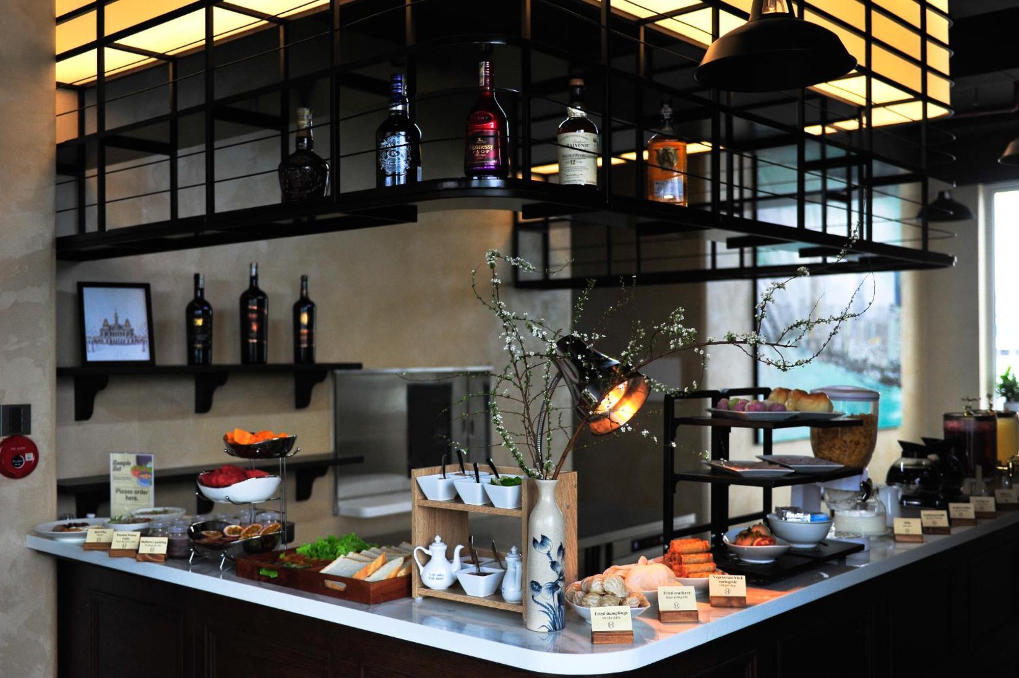 Hato Saigon Boutique Hotel & Rooftop Хошимин Екстериор снимка