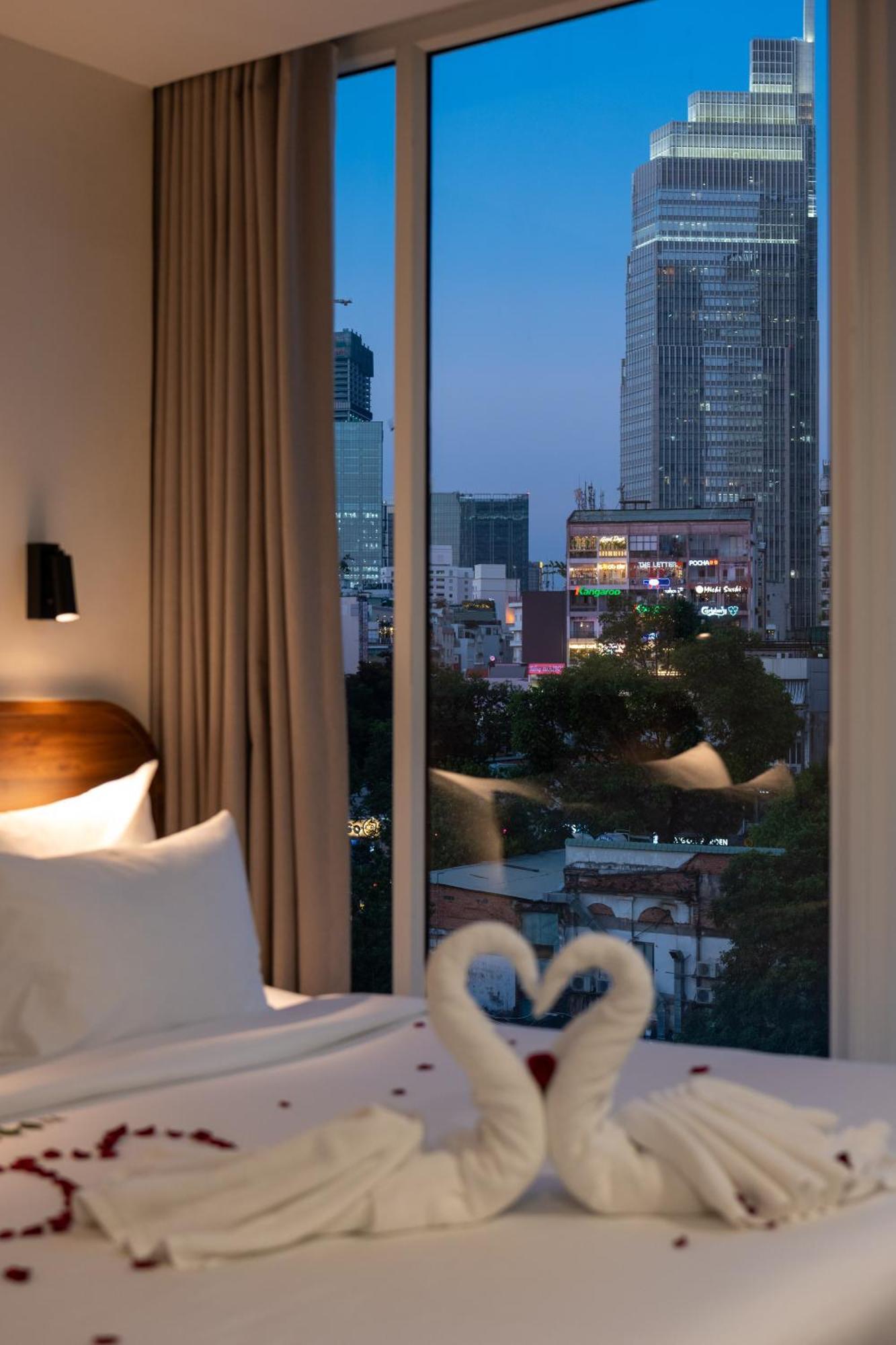 Hato Saigon Boutique Hotel & Rooftop Хошимин Екстериор снимка